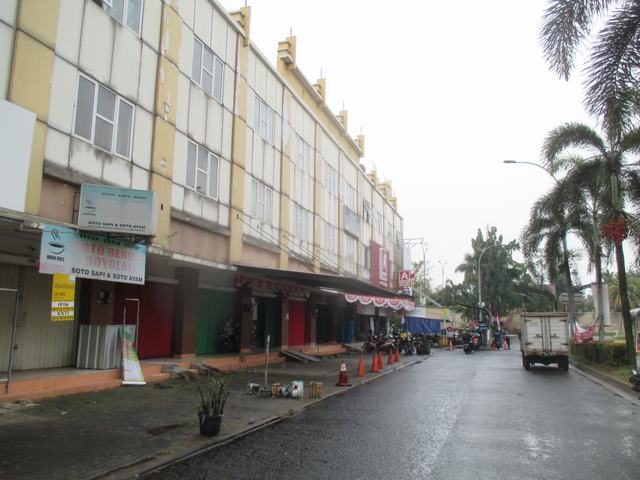 disewakan ruko strategis minimal 1 tahun dilalui transportasi 24 jam, ruko golden boulevard bsd city, strategis, 2 jalur