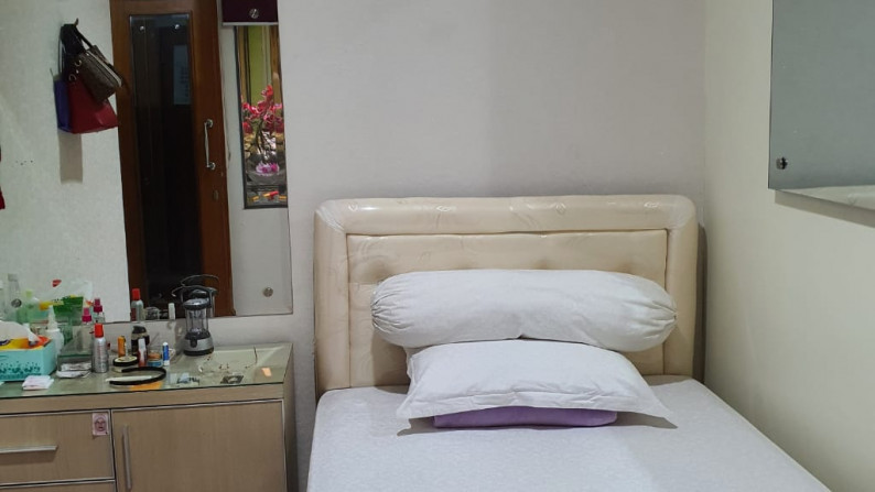 Rumah Bagus Di Emerald Town House Bintaro Jaya Sektor 9