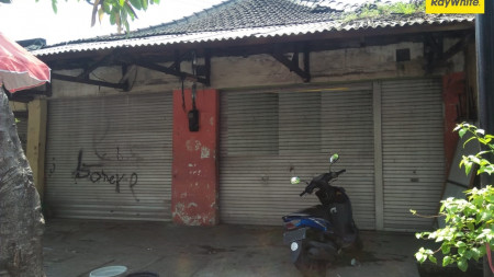 Rumah SHM Pusat Kota di Jalan Demak, Surabaya