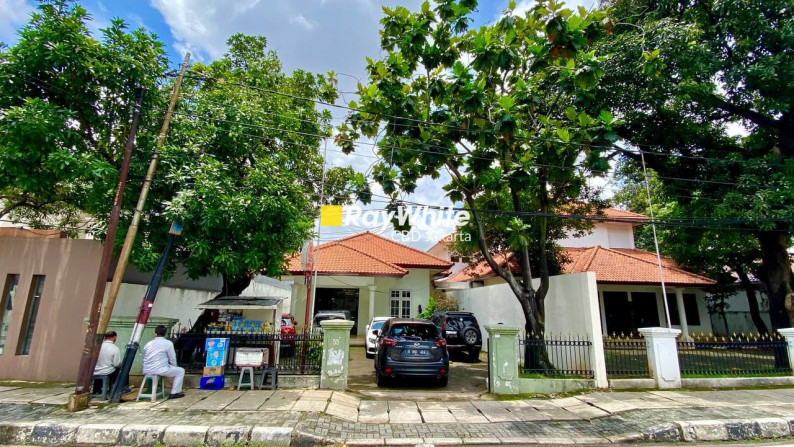 Rumah Menteng Lokasi Jalan Besar