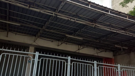 Ruko di Nol Jalan Barata Jaya, Surabaya