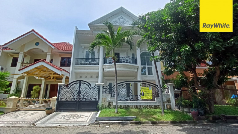 Rumah 2 lantai di Permata Mutiara, Pakuwon City, Surabaya