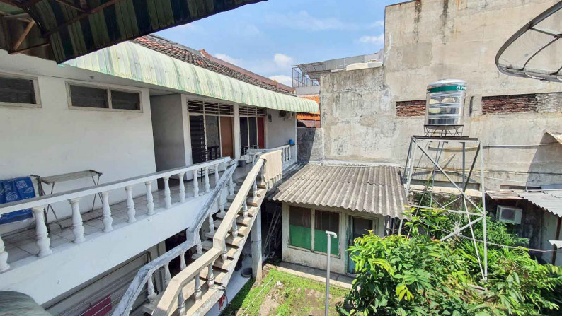 Rumah di Tenggilis Mejoyo, 2 Lantai, 19 Kamar, Cocok untuk Rumah Kost, Dekat UBAYA - TAN -