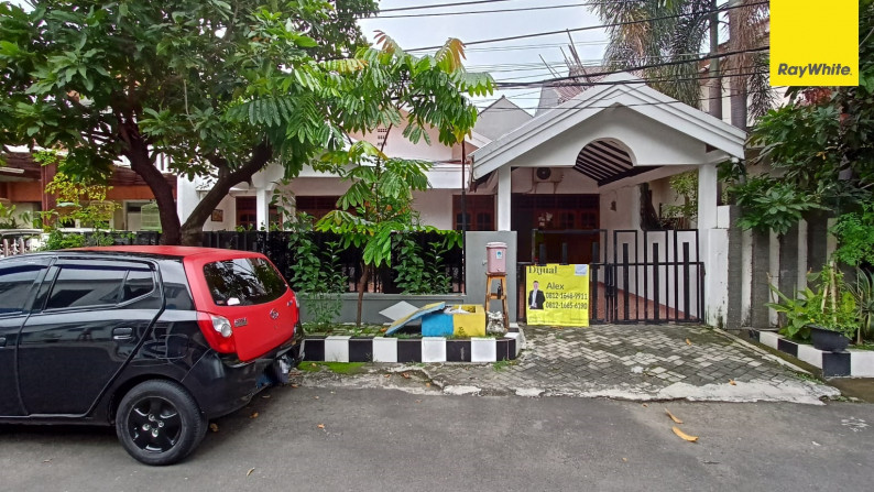 Rumah di Wisma Menanggal, Surabaya Selatan