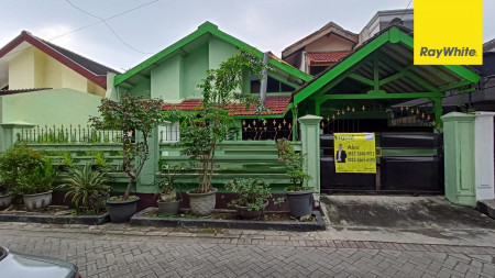 Rumah 2 lantai di Cipta Menanggal, Surabaya Selatan