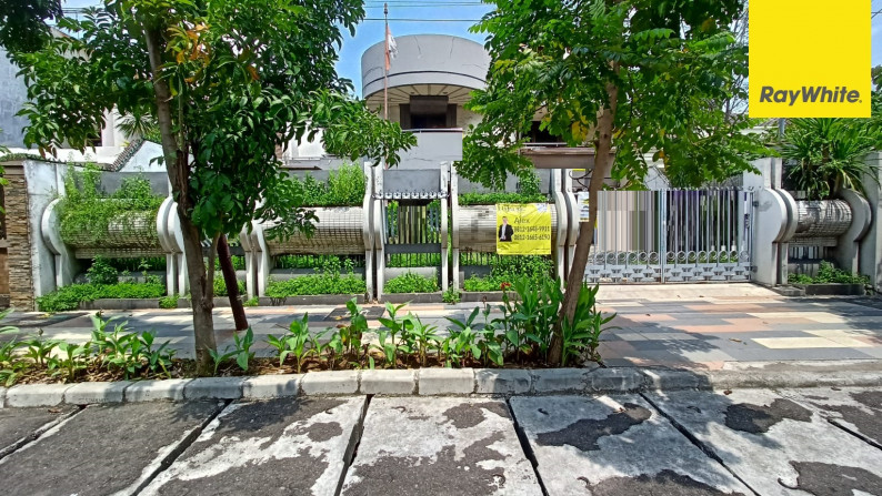 Rumah 2 lantai di Manyar Kertoarjo, Surabaya