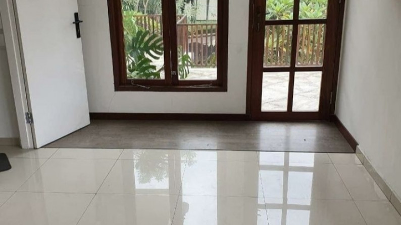 Rumah Siap Huni, MEWAH dan Strategis @Elang, Bintaro