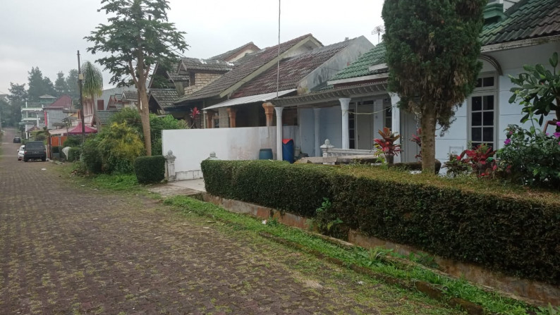 Villa untuk kos di Puncak