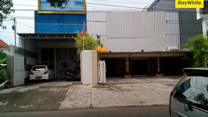 Rumah Kantor Pusat Kota di Jalan Jambi, Surabaya