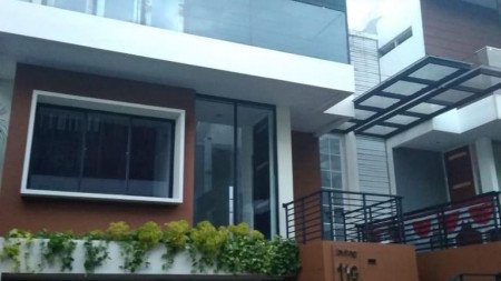 Townhouse Asri Lingkungan Nyaman & Lokasi Strategis di Pejaten Barat