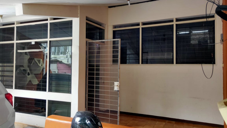 Rumah Cocok Untuk Kantor dan Strategis @Jl H. Muhi, Pondok Pinang