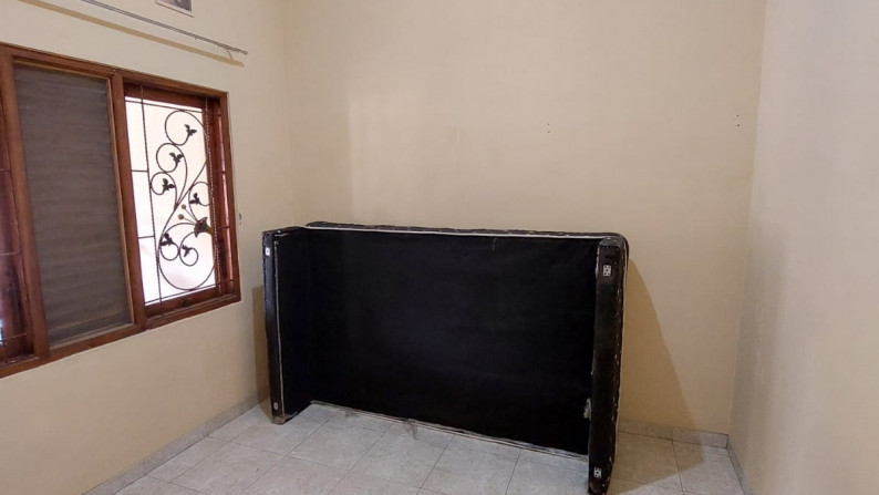 RUMAH 5 KAMAR LOKASI STRATEGIS DALAM PERUMAHAN DEKAT KAMPUS UGM DAN JL KALIURANG