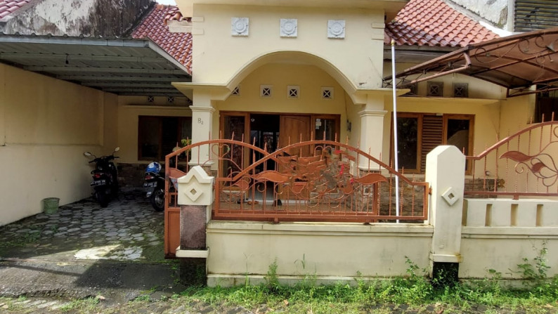 RUMAH 5 KAMAR LOKASI STRATEGIS DALAM PERUMAHAN DEKAT KAMPUS UGM DAN JL KALIURANG