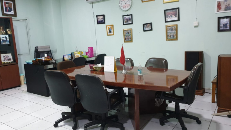 Office Perkantoran Gedung Matraman Raya Luas 789m2