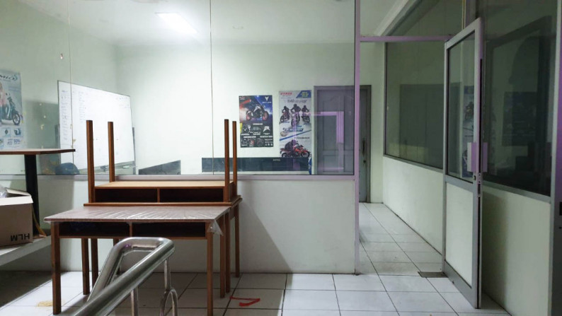 Office Perkantoran Gedung Matraman Raya Luas 789m2