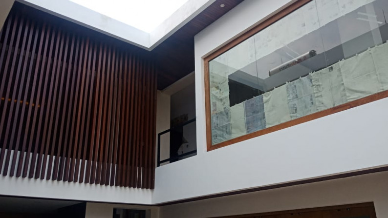 Rumah Baru, MEWAH dan Siap Huni @Jl Gedung Hijau, Pondok Indah