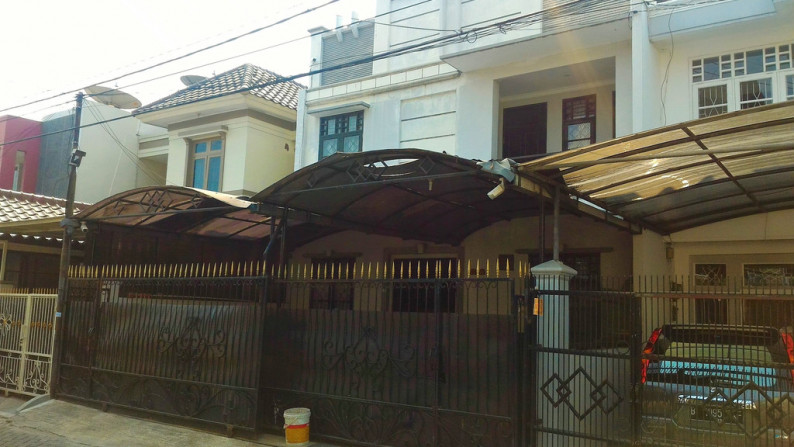 DI JUAL RUMAH DI TAMAN PALEM LESTARI *0022-MAR