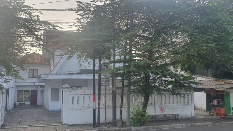 Rumah Besar Dan Bagus Disewakan Di Menteng