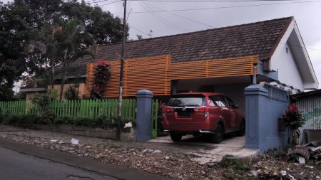 Rumah SHM Asri di Jalan Raya Pacet, Mojosari, Mojokerto