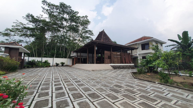 Rumah dg Joglo Berlahan Luas di Jl. Turi km.3, Sleman - DI.Yogyakarta