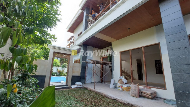 Rumah Asri Brand New Ada Private Pool Dalam Komplek Tenang Di Lebak Bulus