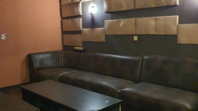 Disewakan ruang usaha di Jl. Setiabudi sangat cocok untuk bisnis karaoke