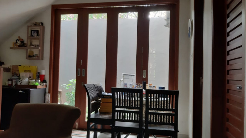 Rumah Minimalis, Exterior dan Interior Elegan, Hunian Nyaman @Mahagoni Park, Bintaro