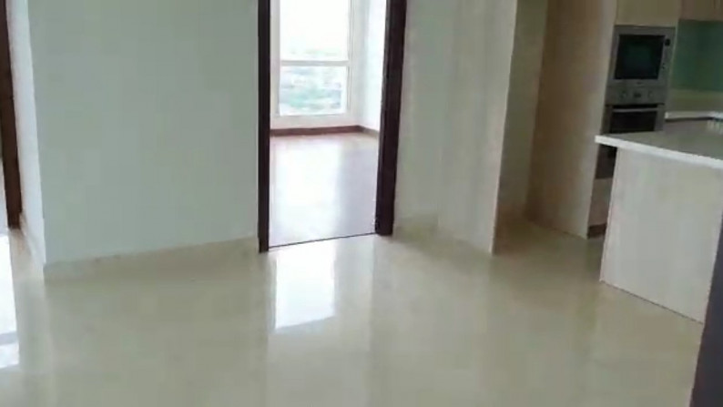 Apartemen Termewah di Kelapa Gading, Private Lift lantai marmer, Kithen & Pantry, Lantai kayu di Kamar tidur