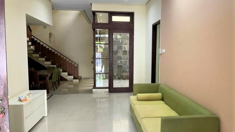 Rumah Modern Terawat Lokasi Bagus Di Pondok Indah