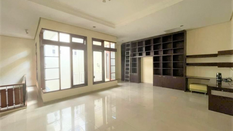 Rumah Modern Terawat Lokasi Bagus Di Pondok Indah