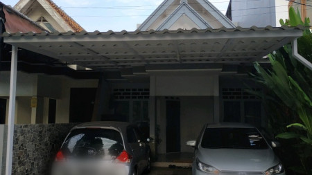 Rumah terawat, rapih, lingkungan aman dan nyaman di Graha Bintaro