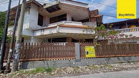 Rumah 2 lantai di Karangrejo, Surabaya Pusat