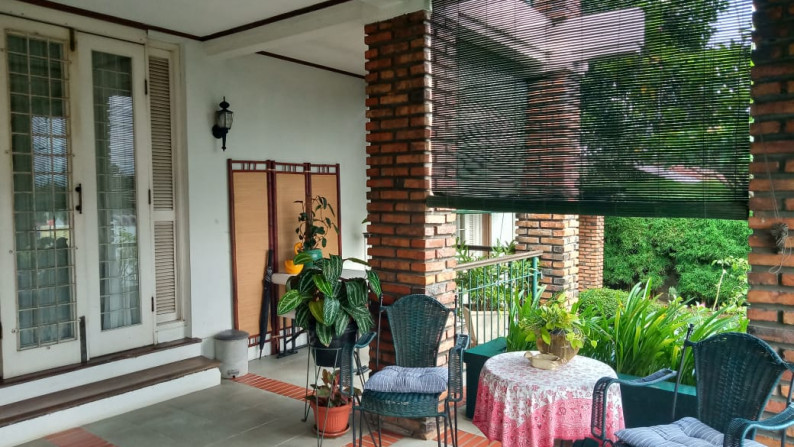 Rumah Terawat Sangat Luas Lokasi Bagus Di Andara.