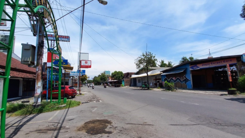 TANAH BONUS BANGUNAN 7 KAMAR DI DAERAH MANTRIJERON, YOGYAKARTA