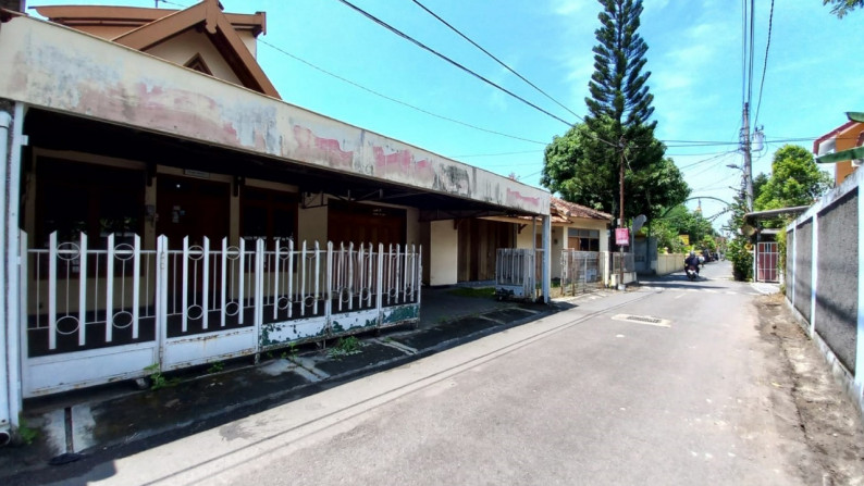 TANAH BONUS BANGUNAN 7 KAMAR DI DAERAH MANTRIJERON, YOGYAKARTA