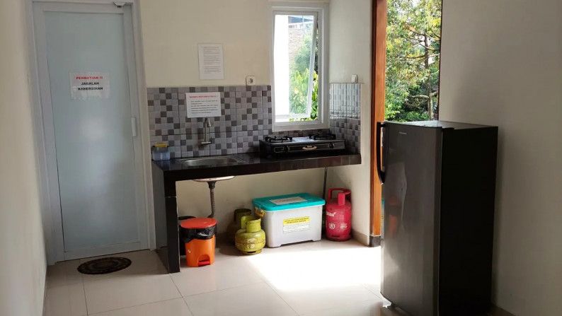 RUMAH KOST EXCLUSIVE 24 KAMAR DI DALAM PERUMAHAN GRIYA NUSA PERMAI, GAMPING