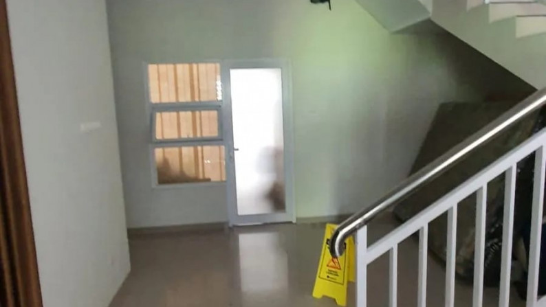 RUMAH KOST EXCLUSIVE 24 KAMAR DI DALAM PERUMAHAN GRIYA NUSA PERMAI, GAMPING