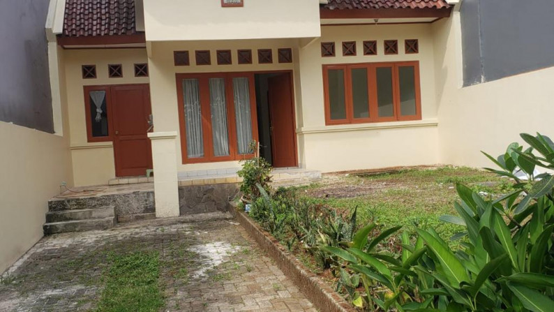 Rumah Siap Huni, Minimalis dan Halaman Luas @Bali View Cluster Kintamani, Ciputat