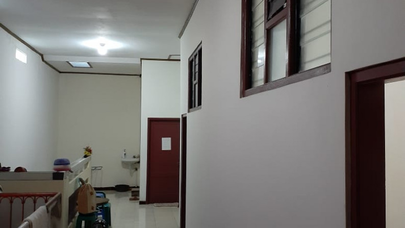 Rumah Kost dijual di Jl Gn. Slamet, Solo,Jawa Tengah *0010-CHR*