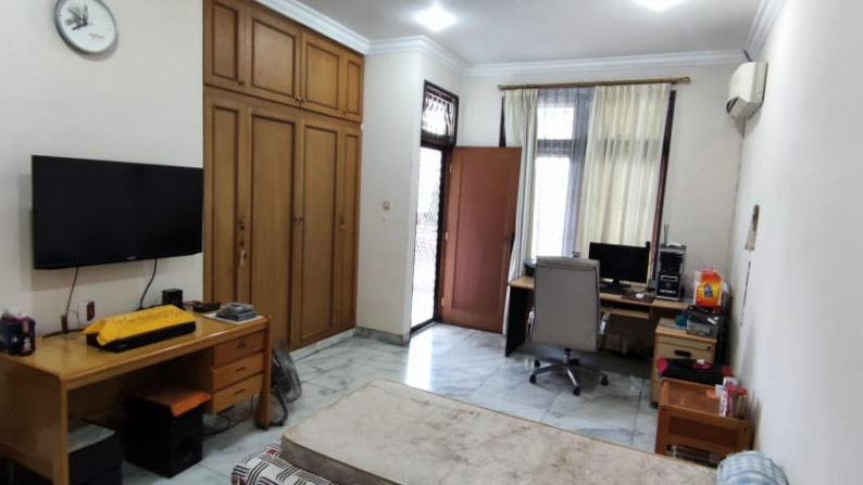 Dijual Rumah Bagus Di Jl Anggrek Neli, Slipi DKI Jakarta