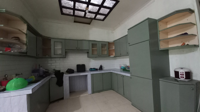 RUMAH DAN KOST 12 KAMAR, DI PERUM PERUM YADARA , JL BABARSARI, YOGYAKARTA