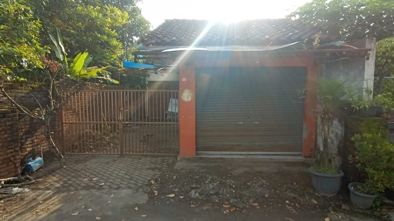 RUMAH BONUS RUANG USAHA HANYA 100 METER DARI KAMPUS ISI, SEWON, BANTUL