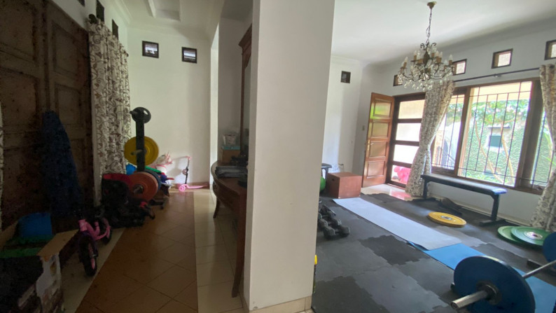 Rumah MEWAH, Harga dibawah NJOP, dan Siap Huni @Kemang Selatan