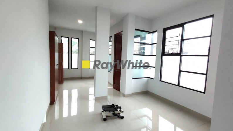 Brand New, Lux Rumah Dijual di Cipete Utara