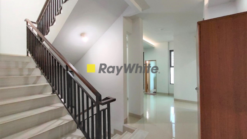 Brand New, Lux Rumah Dijual di Cipete Utara