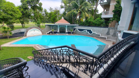 GRAHA FAMILY GOLF VIEW PRIVATE POOL SAUNA JACUZZI