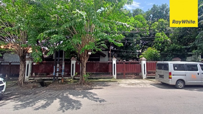 Rumah di Ketintang Madya, Surabaya