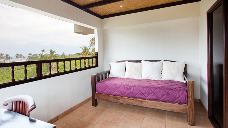 Freehold 12 Bedroom Villa at Balian Beach located only 6 minutes walking from Balian Beach