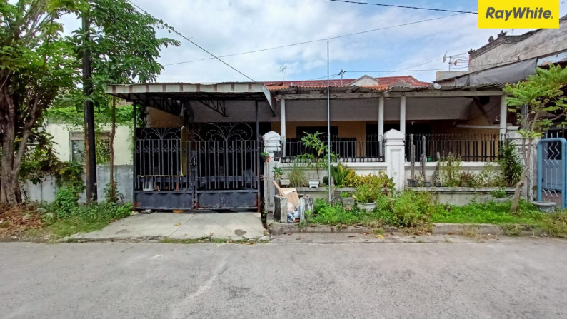 Rumah di Babatan Pantai Timur, Surabaya Timur