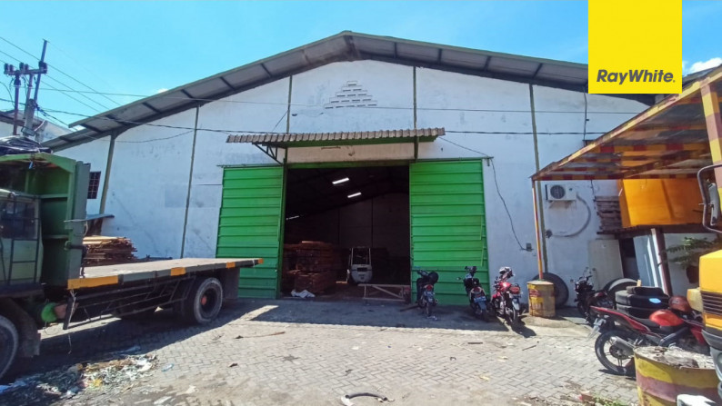 Gudang di Antropolis, Surabaya Barat